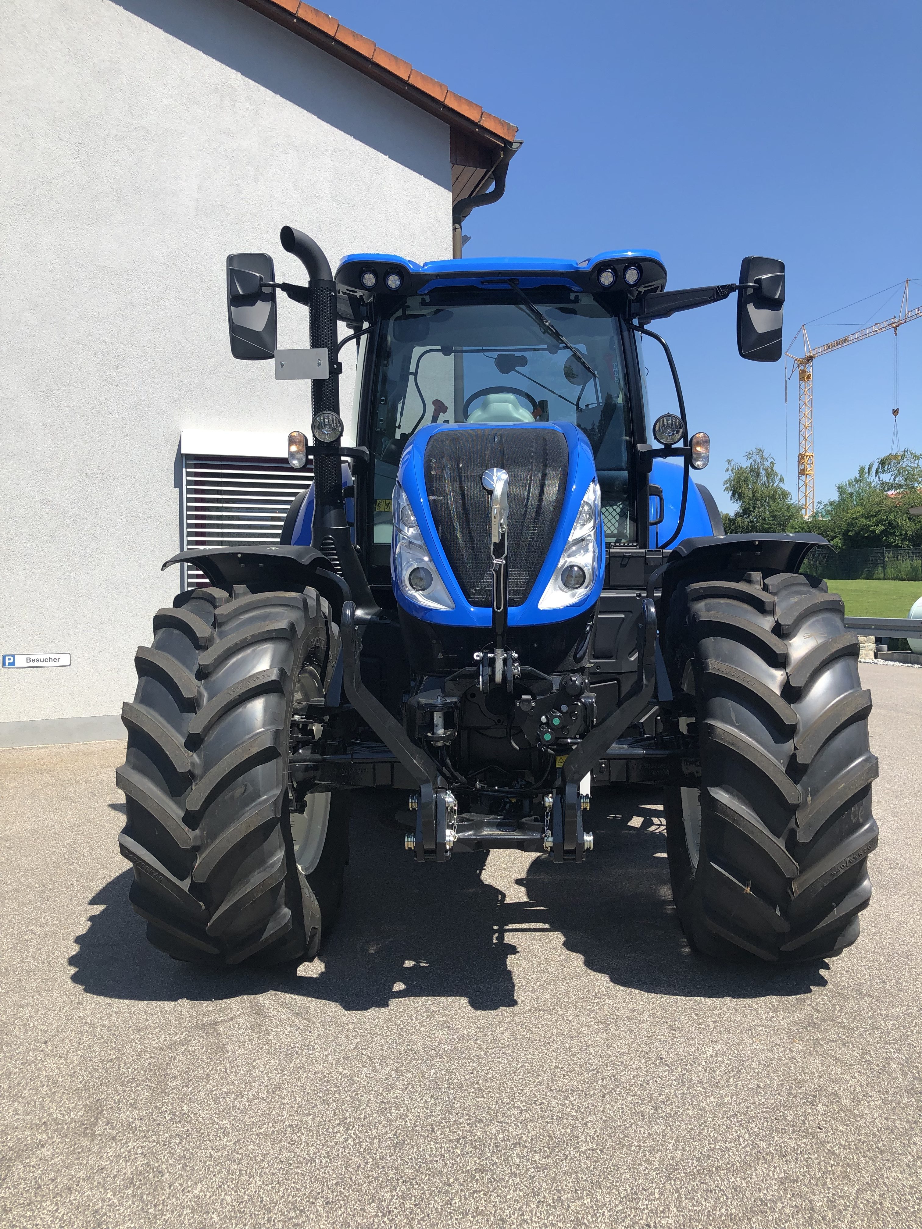 New Holland T6. 180